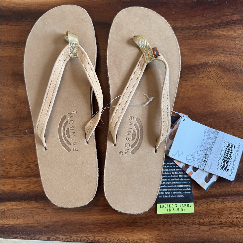 NWT Rainbow luxury leather size 8.5-9.5